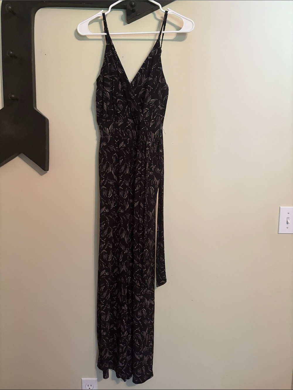 Kaileigh Black Maxi Dress with White Leaf Print
